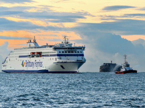 La Francia dona un aiuto eccezionale di 45 milioni di euro ai traghetti della Bretagna in difficoltà