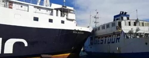 Il video della collisione tra traghetti avvenuta ieri nel porto di Procida