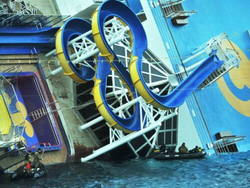 Costa Concordia La verità su Schettino? Sbarco per ultimo.