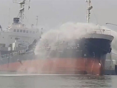 Bangkok. esplosione di una petroliera, incendio, 1 equipaggio disperso, (il video)