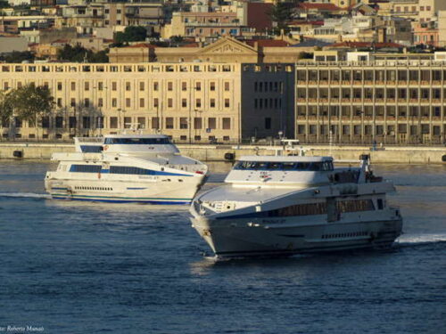 Messina, ancora avarie ad un mezzo navale Blu Jet: viaggiatori attendono un’ora per rientrare a Reggio Calabria