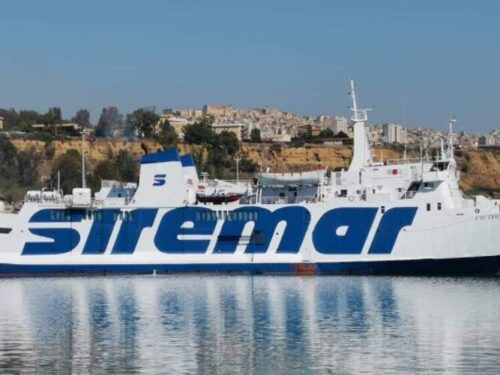 Emergenza migranti a Lampedusa, il Viminale noleggia un traghetto