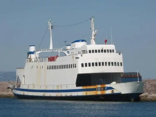 “La nave Galaxy non parte per Lampedusa”, proteste ex sindaco Martello