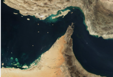 Hormuz, quando la guerra svuota i diritti: i naviganti lasciati soli nel nuovo fronte globale